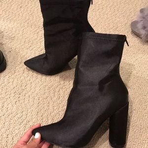 Black point booties